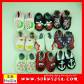 2015 New hot selling hot red and black cow leather embroidered newborn baby shoes